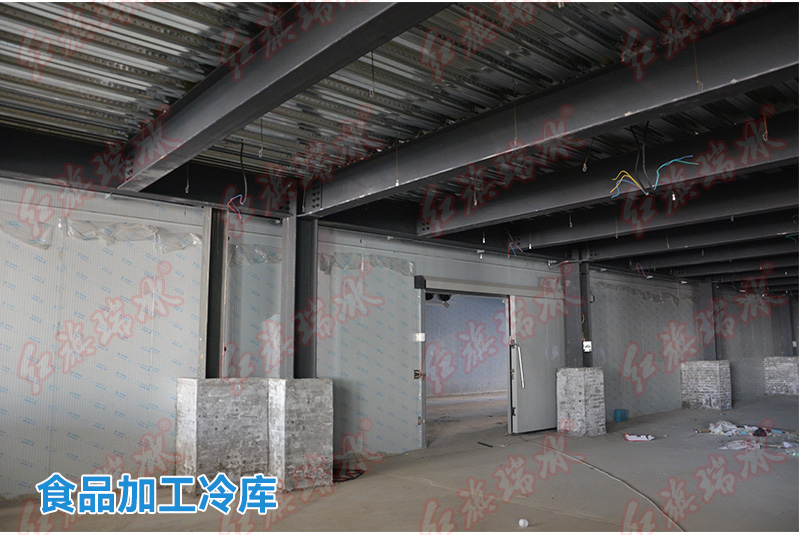 北辰批發市場冷庫墻板拼接安裝實拍
